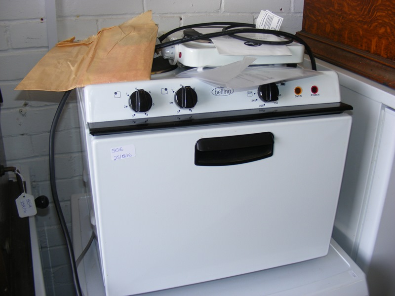 A baby Belling 121R counter top oven/cooker