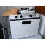 A baby Belling 121R counter top oven/cooker