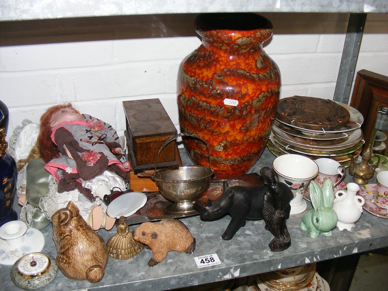A selection of assorted ceramics and collectables