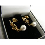 A Pair of 9ct gold and pearl seed earrings