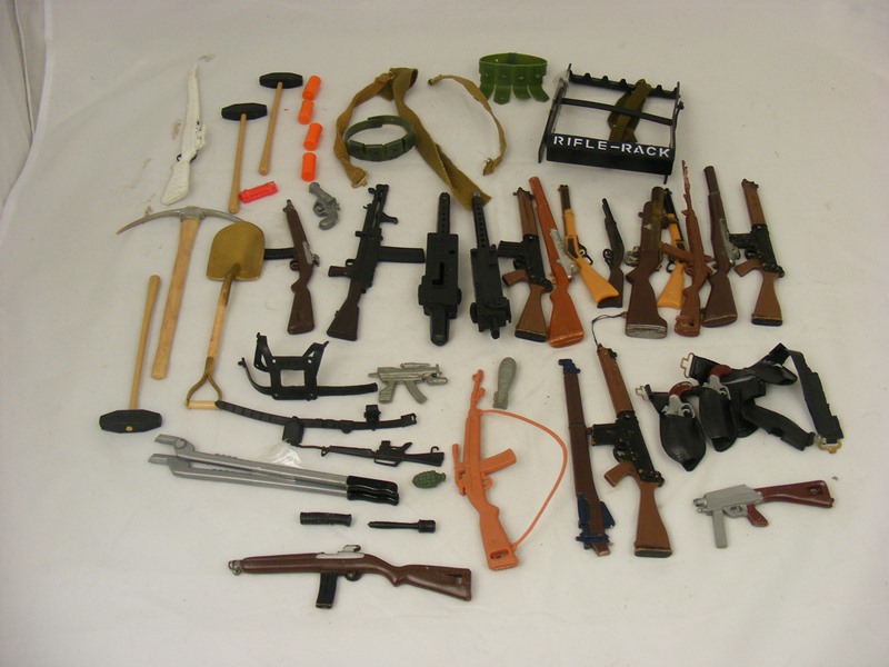A good selection of Action Man items to include Clothing, dolls (mostly A/F), - Image 3 of 11