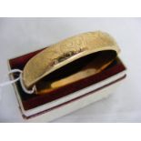 A 9ct gold bangle approx 18.