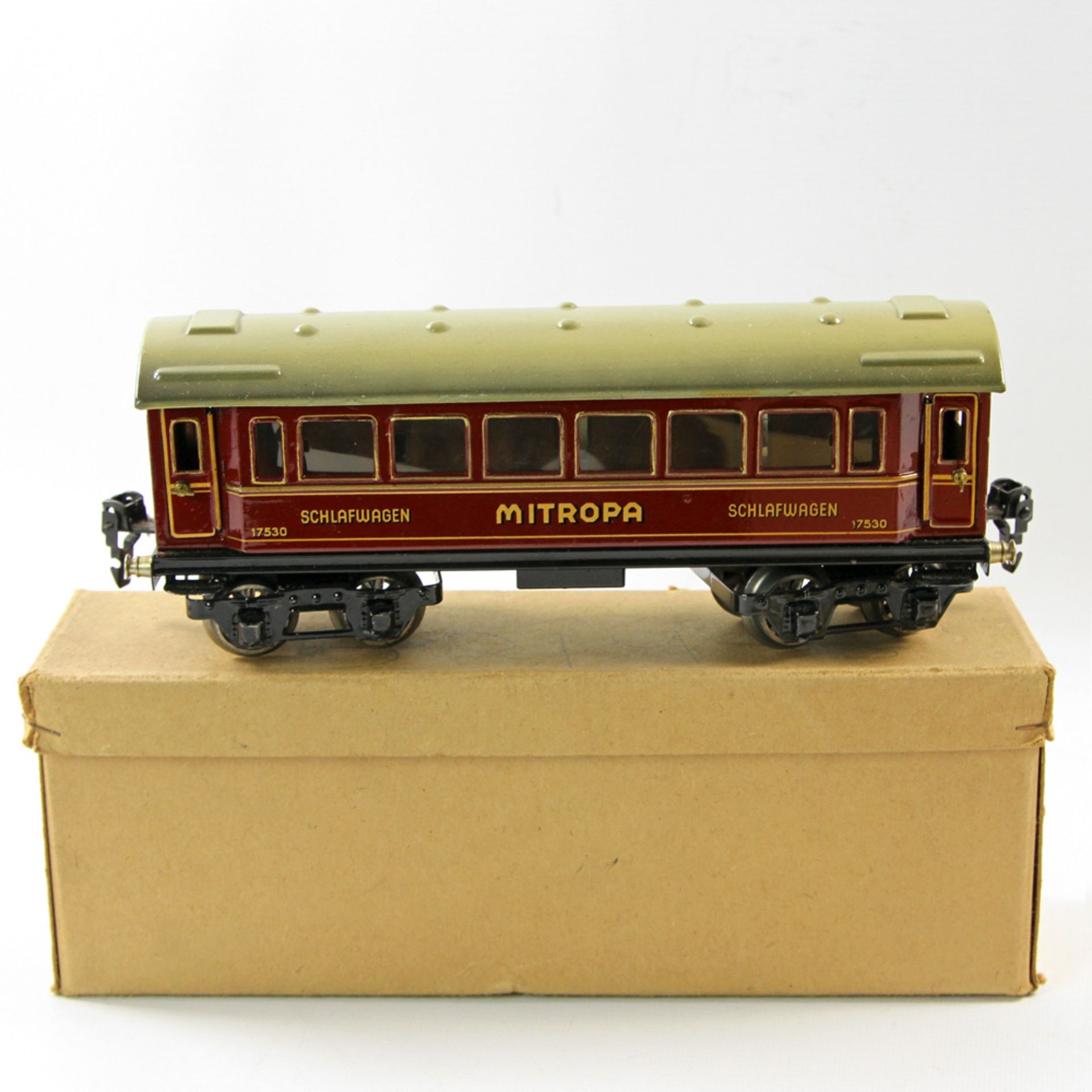 MÄRKLIN "MITROPA" Schlafwagen, Nr. 17530, Spur 0, Blech, rot, lithographiert. 4-achsig, 4 Türen