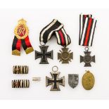 Kaiserreich/III. Reich - Konvolut Auszeichnungen, dabei u.a. EK 2. Klasse 1914 und Weiteres, bitte