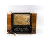 Rundfunkempfänger wohl Ende 1930er/Anfang 1940er Jahre, Hersteller SCHAUB, Modell: WELTSUPER 40,
