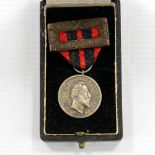 Freistaat Württemberg - Medaille der König-Karl-Jubiläumstiftung, mit Etui. Altersspuren