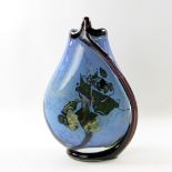 ROBERT PIERINI große Glasvase, 1987. Geflachter Kugelkorpus aus farblosem Glas mit polychromen