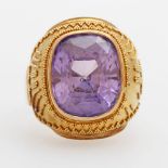 Damenring bes. m. 1 fac. Amethyst (ca. 13 x 11mm) umgeben von feinen, geometrisch angeordneten