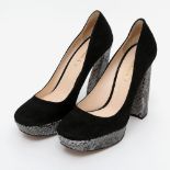 PRADA extravagante Plateaupumps, Gr. 38, GUTER ERHALT! Schwarzes Veloursleder, leicht eckige Form,