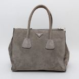 PRADA edle Shoppertasche, "SUEDE TWIN POCKET TOTE", GUTER ERHALT! NP: ca. 1.750,-. Graues