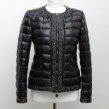 MONCLER edle Daunenjacke, Größe 36/38. TOP ERHALT!! NP. ca.: 1.200,-,-. LIMITED EDITION!! Kurze,