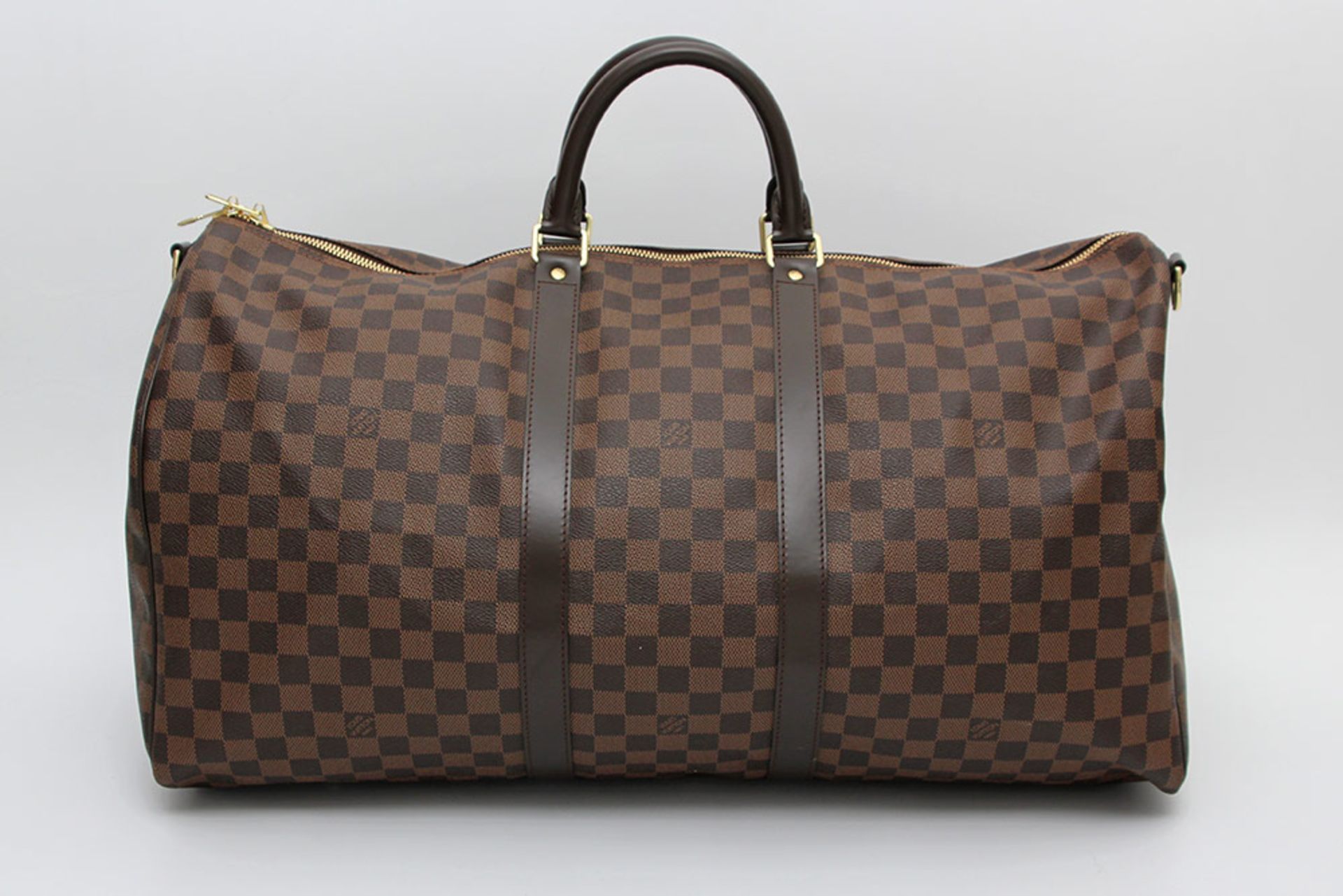 LOUIS VUITTON beliebte Reisetasche/Weekender "KEEPALL BANDOULIERE 55". Akt. NP.: 1.185,-. SCHÖNER