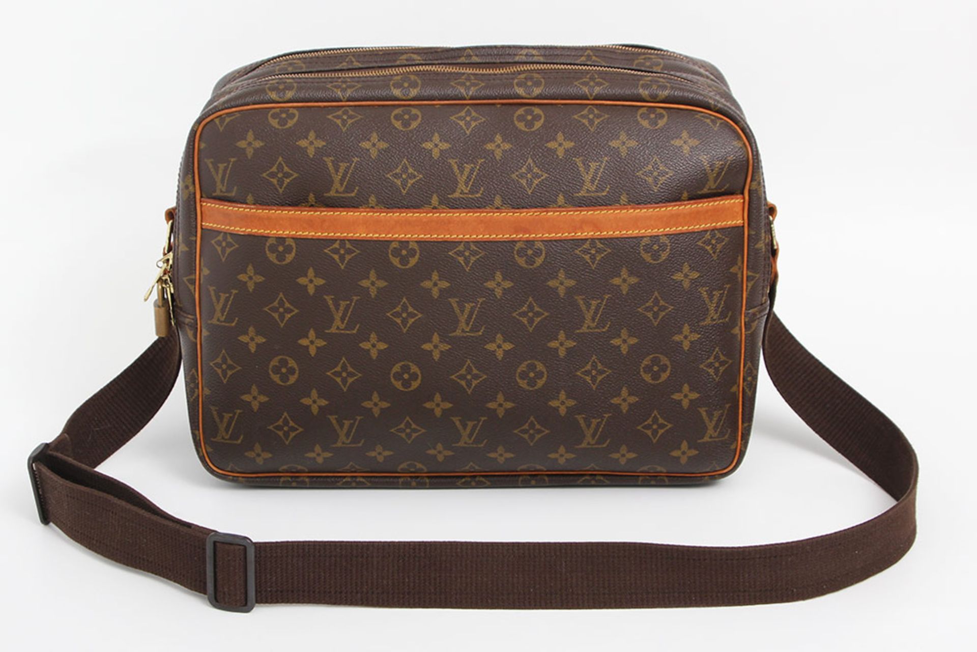 LOUIS VUITTON VINTAGE praktische Umhängetasche "REPORTER GM", Koll. 1997. Letzter LP. ca.: 1.100,-.