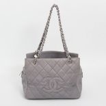 CHANEL feine Handtasce "PTT", Koll. 2008-2009. Akt. NP.: 1.660,-. SCÖNER ERHALT!! Graues