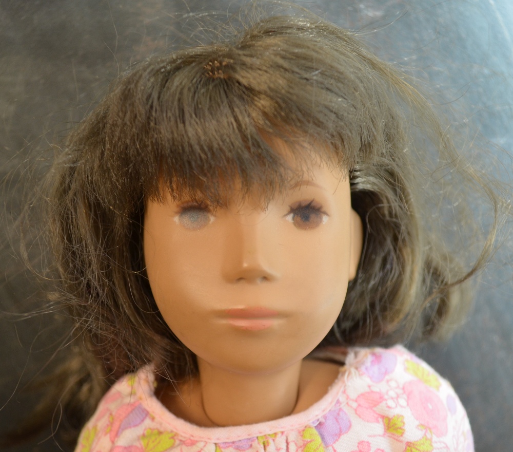 'Sasha' doll with tanned body and brunette wig, - Image 4 of 4