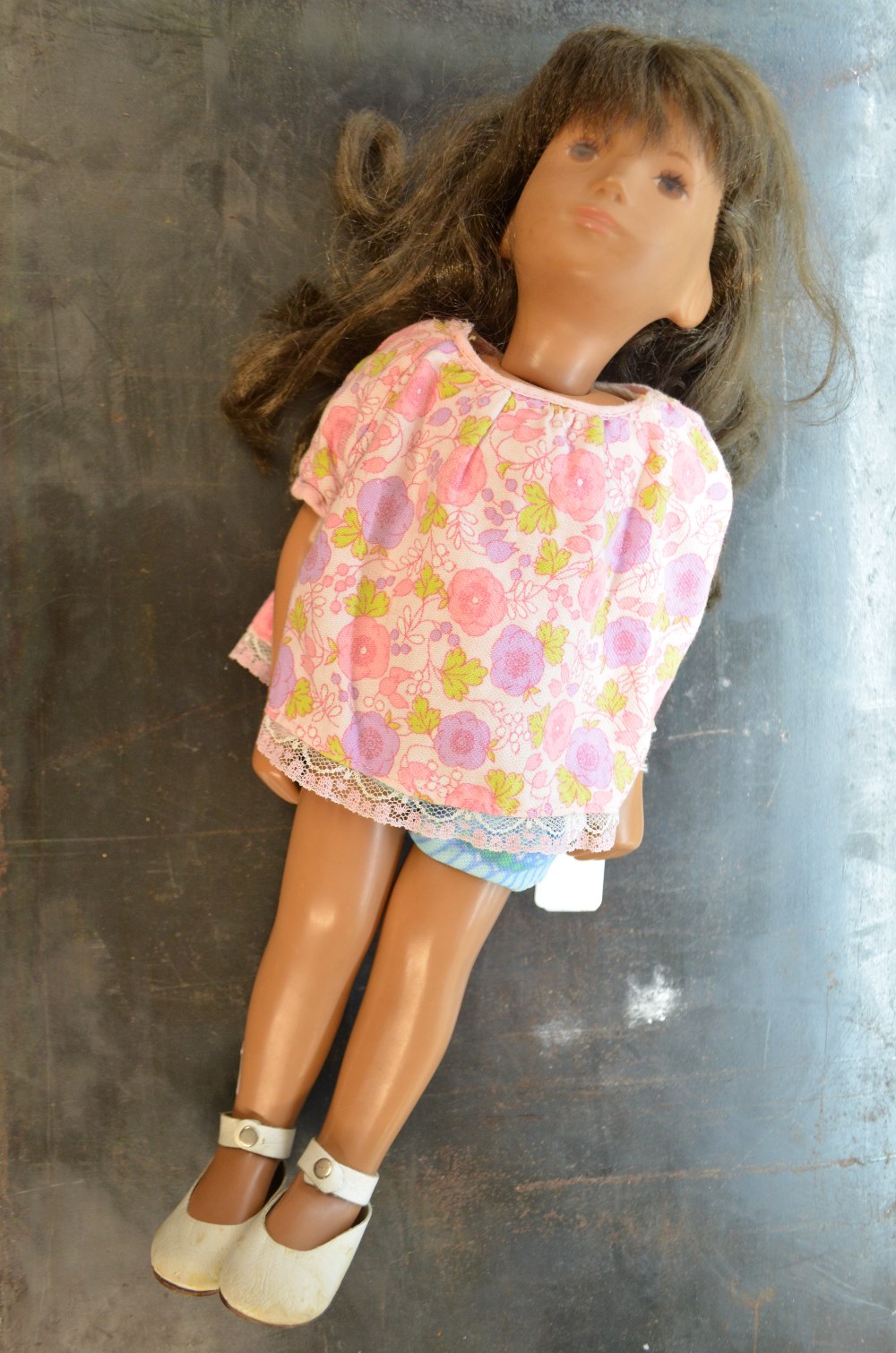 'Sasha' doll with tanned body and brunette wig, - Image 2 of 4