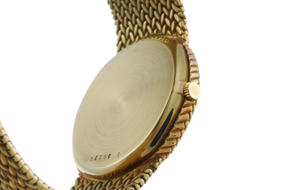 AUDEMARS PIGUET - a gentleman's bracelet watch. 18ct yellow gold case. Numbered B89276. Signed - Image 3 of 4