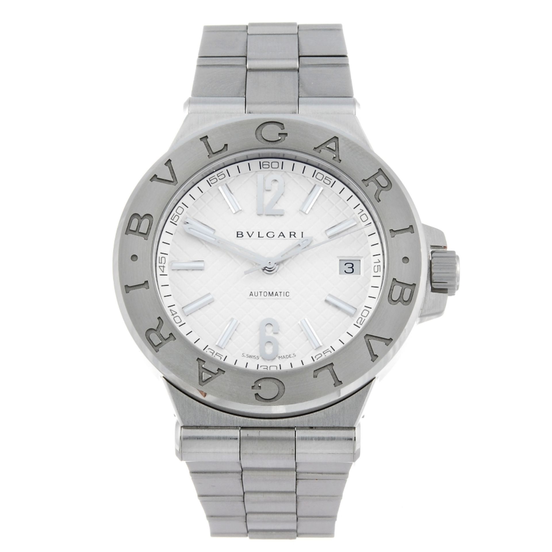 BULGARI - a gentleman's Diagono bracelet watch. Stainless steel case. Reference DG 40 S, serial