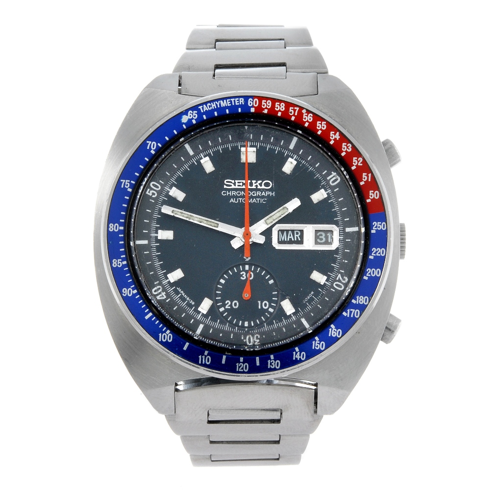 SEIKO - a gentleman's chronograph bracelet watch. Stainless steel case with tachymeter bezel.