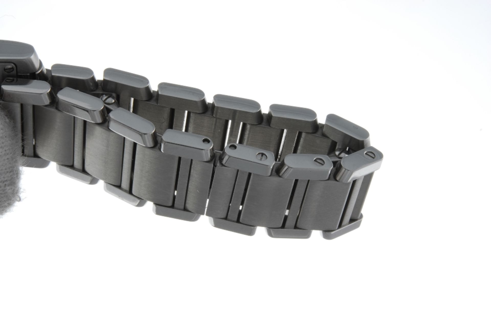 CARTIER - a Tank Francaise bracelet watch. Stainless steel case. Reference 2384, serial 689502CD. - Image 4 of 4