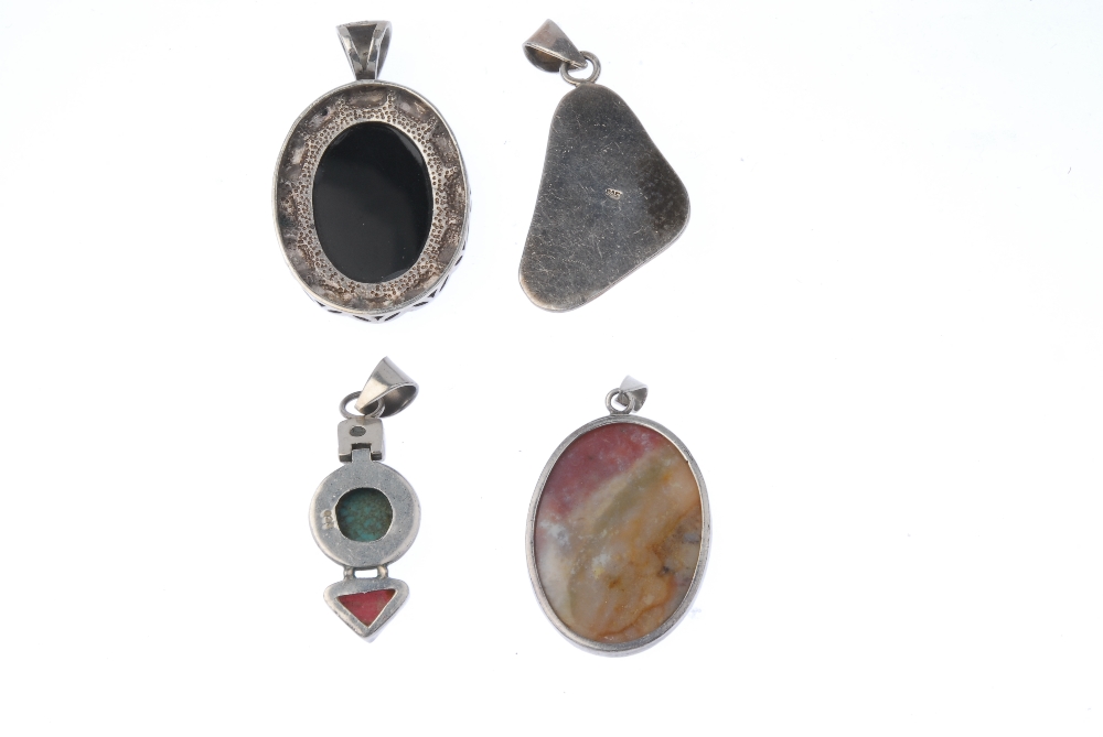 A selection of silver and white metal jewellery. To include a marquise-shape labradorite pendant, - Image 2 of 3
