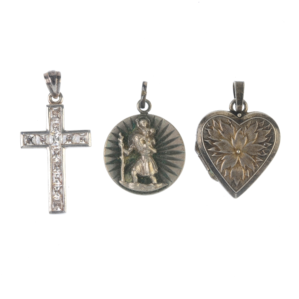 A selection of silver and white metal jewellery. To include a silver locket, the front with