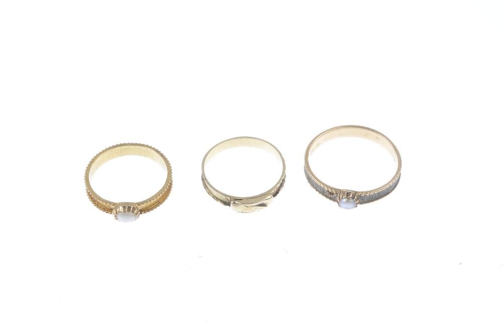 A selection of three mid Victorian gold memorial rings. To include two split pearl and woven hair - Image 2 of 3