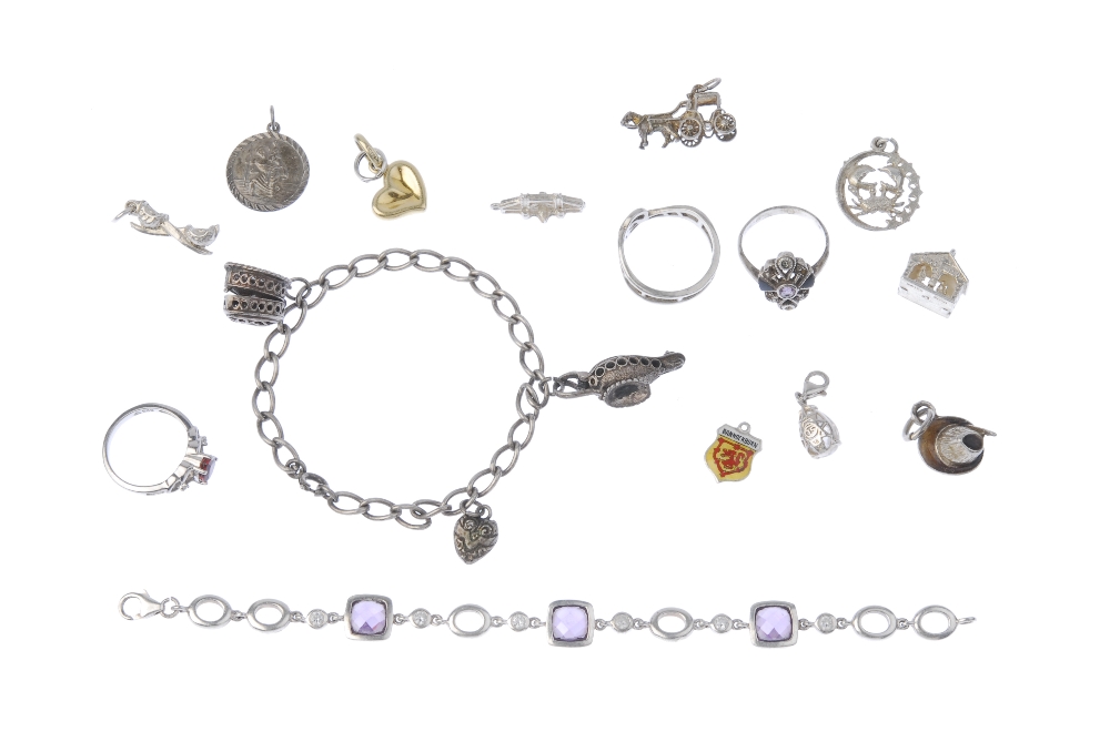 A selection of silver and white metal jewellery. To include a Links of London heart charm and a - Image 3 of 3