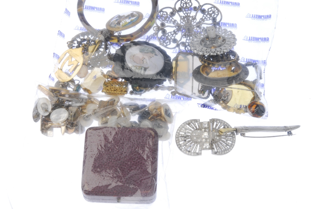 A selection of jewellery. To include a clip with colourless paste, the two-part clip converting to a - Image 2 of 2