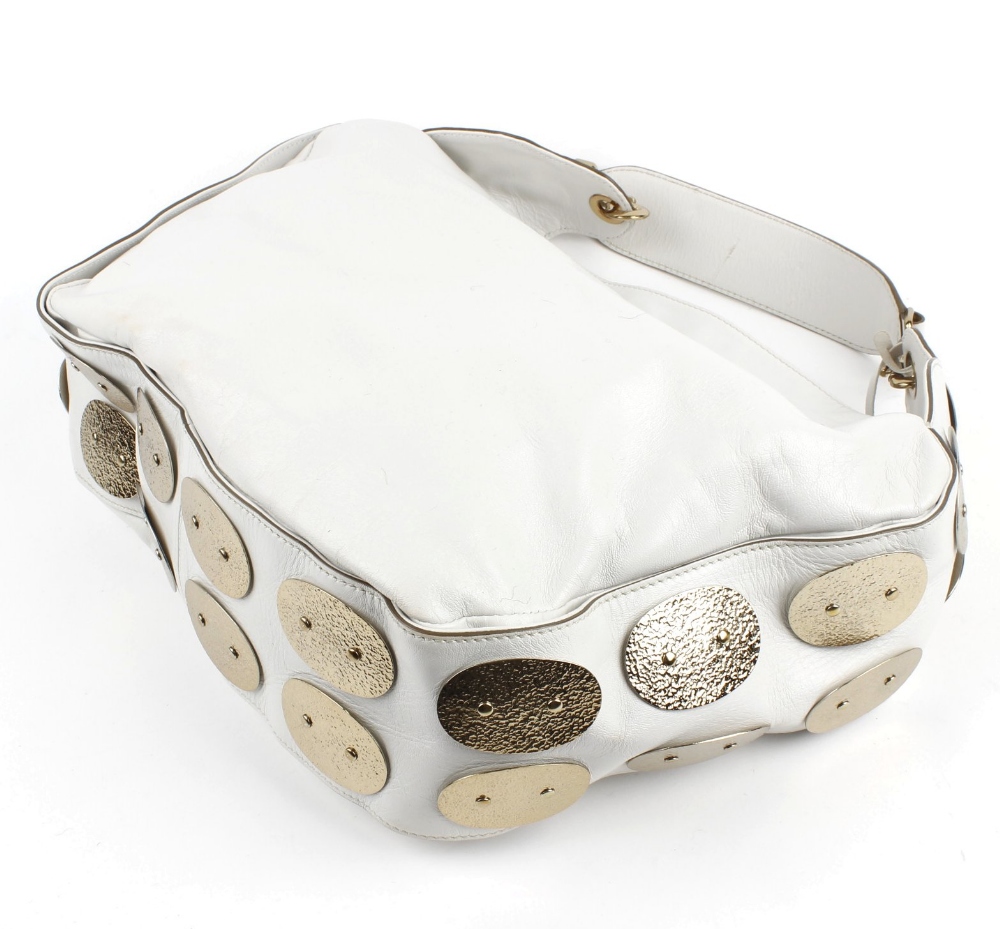 ESCADA - a white leather tote with metal trim. The white leather with gold-tone, oval, hammered - Image 3 of 4