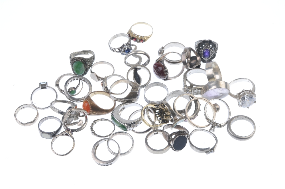 Selection of mainly gem-set rings. To include a reconstructed amber cabochon ring with foliate - Image 2 of 2