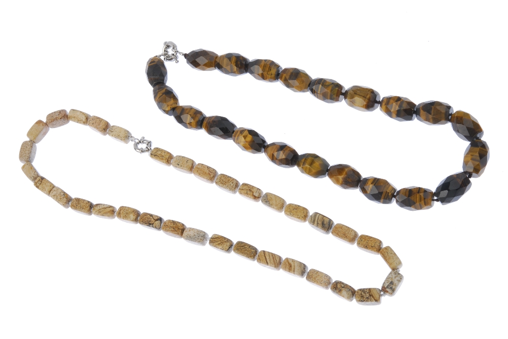 A selection of gem and glass necklaces. To include a tiger's-eye necklace, the faceted octagonal- - Image 2 of 3