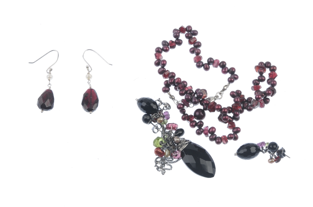 Eight items of gem jewellery. To include an apatite and cultured pearl necklace, together with - Image 3 of 4
