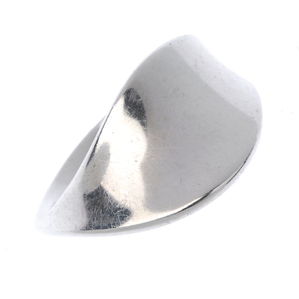 GEORG JENSEN - a Mobius ring designed by Vivianna Torun B³low-H³be. Designed as a twisted and