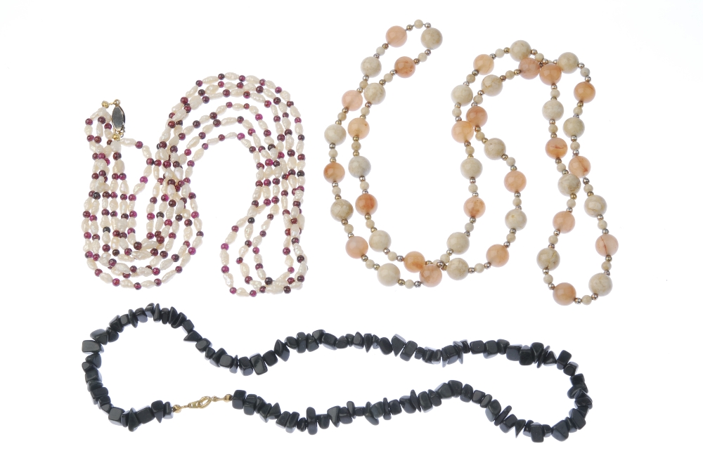 A selection of gem jewellery. To include a rose quartz bracelet, the rectangular beads to the pink - Image 2 of 3