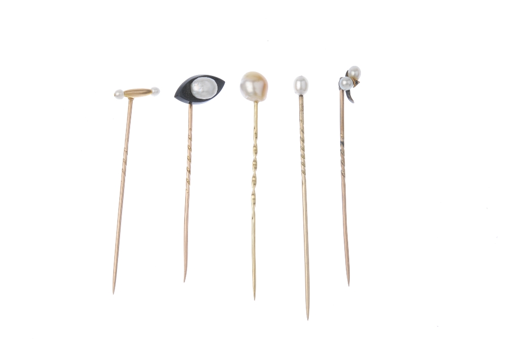 A selection of five pearl stickpins. To include a semi-baroque pearl stickpin, a semi-baroque - Image 2 of 2