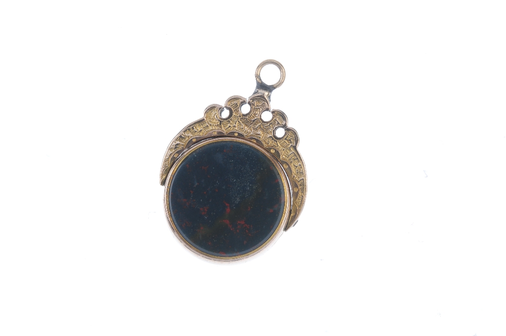 A swivel fob. The circular swivel panel with bloodstone to one side and carnelian to the other, to - Image 2 of 2