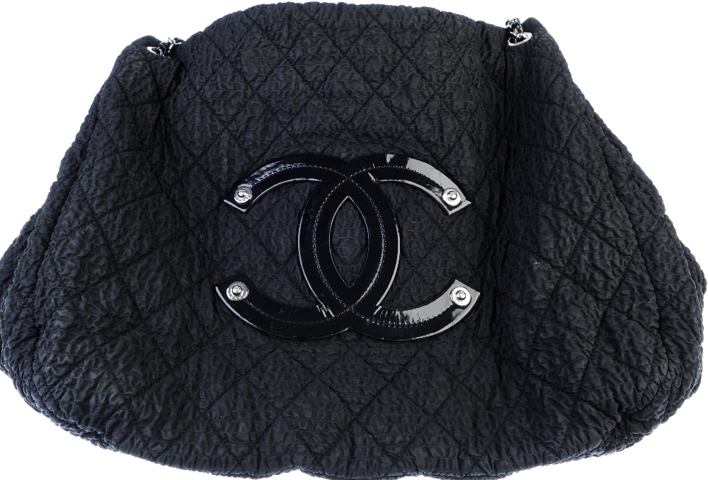 CHANEL - a Quilted CC Tote. Featuring a black wrinkled nylon exterior with quilted diamond - Image 2 of 5