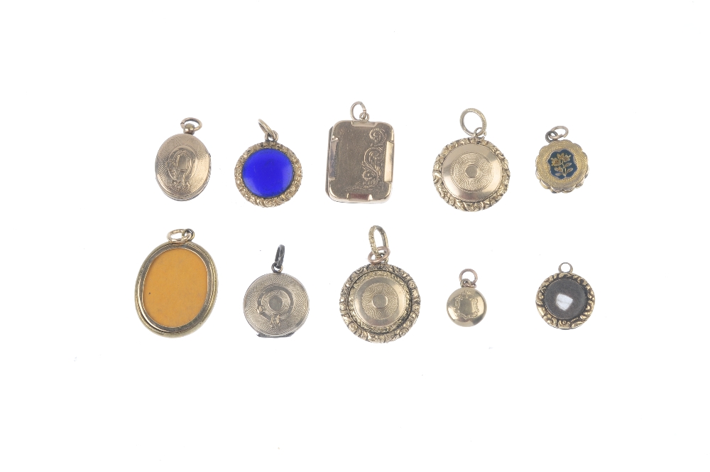 A selection of late 19th to early 20th century lockets and photograph pendants. To include a - Image 2 of 2