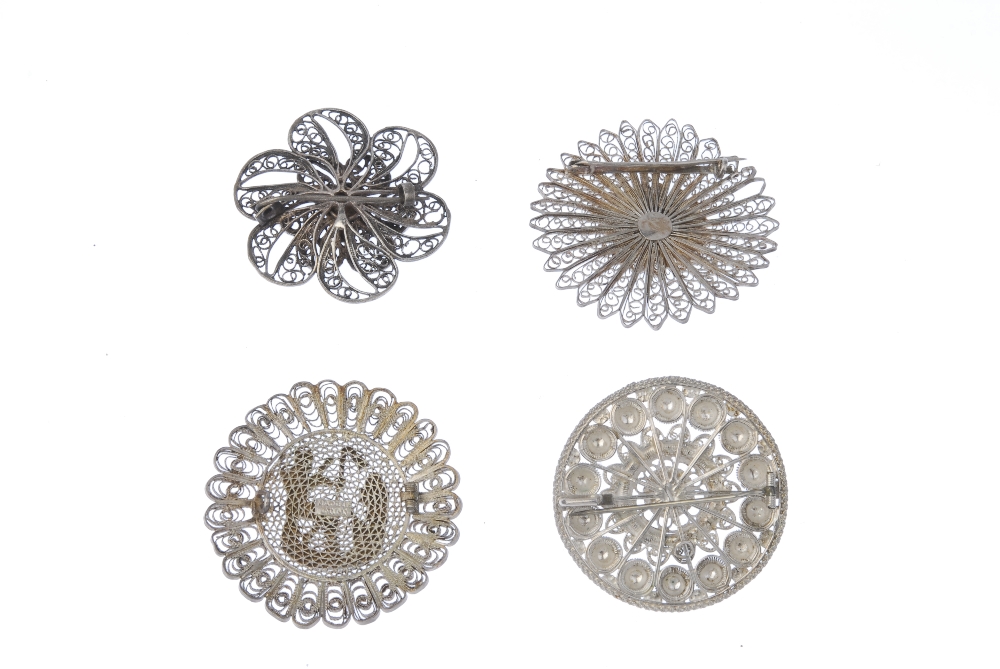 A selection of silver and white metal filigree jewellery. To include a brooch in the shape of two - Image 2 of 3
