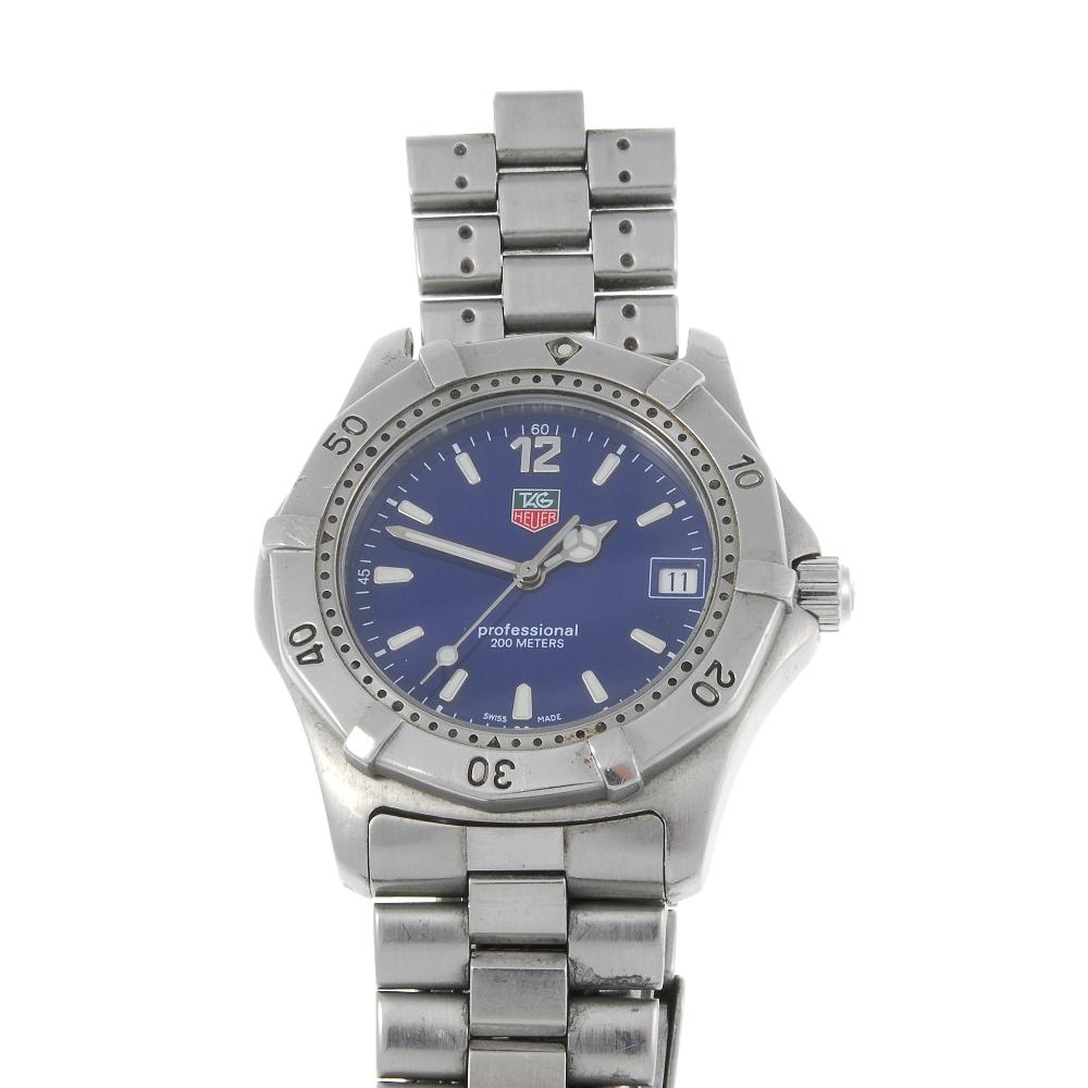 TAG HEUER - a gentleman's 2000 Series bracelet watch. Stainless steel case with calibrated bezel.