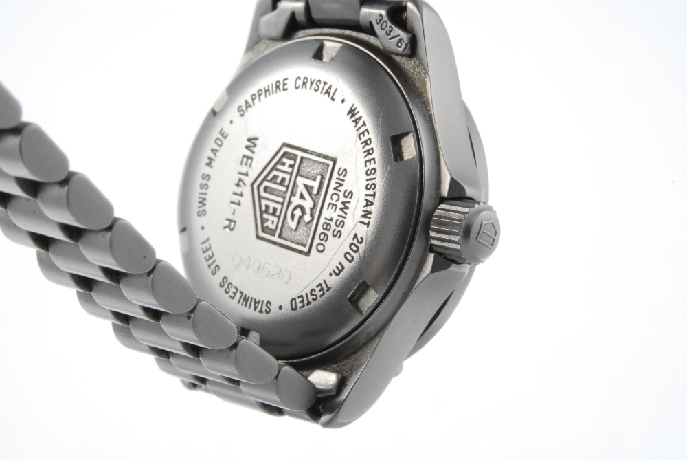 TAG HEUER - a lady's 2000 Series bracelet watch. Stainless steel case with calibrated bezel. - Image 2 of 4
