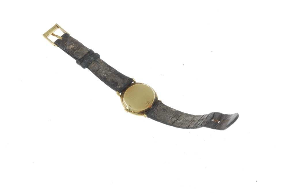 PIAGET - a lady's wrist watch. Yellow metal case, stamped 0,750 with poincon. Numbered 9812 - Image 2 of 3
