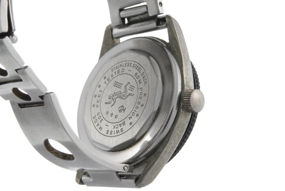 COMBAT - a gentleman's bracelet watch. Base metal case with stainless steel case back. Unsigned - Image 3 of 5