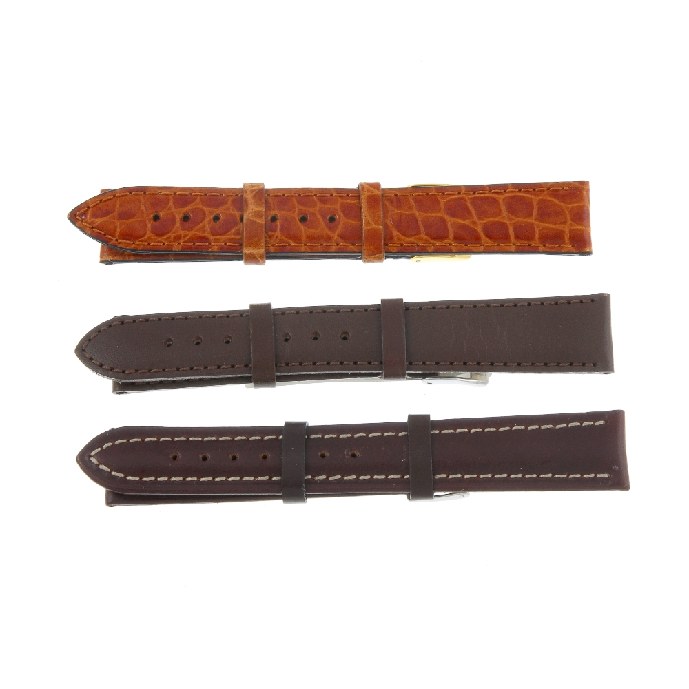 A selection of brown watch straps of various styles. Approximately 100.  A mixed selection of