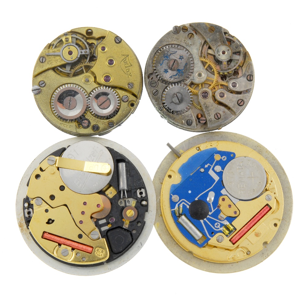 A bag of assorted watch movements. All recommended for spare or repair purposes only.