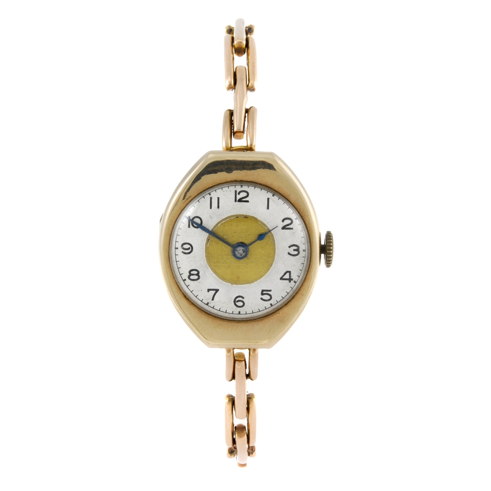A lady's bracelet watch. 9ct yellow gold case, import hallmarked Birmingham 1922. Numbered 13907.