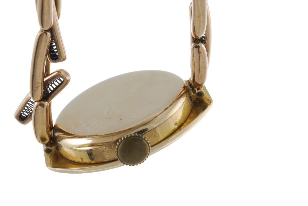 A lady's bracelet watch. 9ct yellow gold case, import hallmarked Birmingham 1922. Numbered 13907. - Image 3 of 4