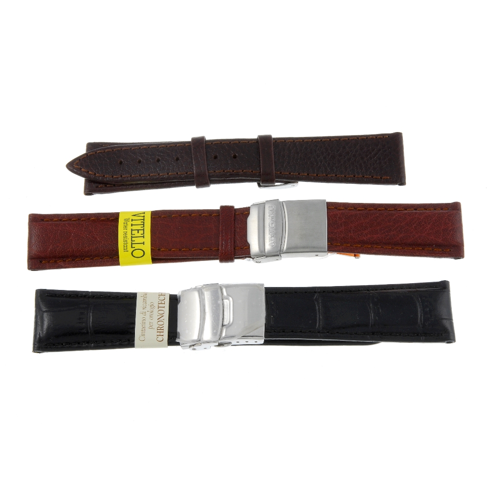 A selection of various black and brown watch straps. Approximately 100.  A mixed selection of