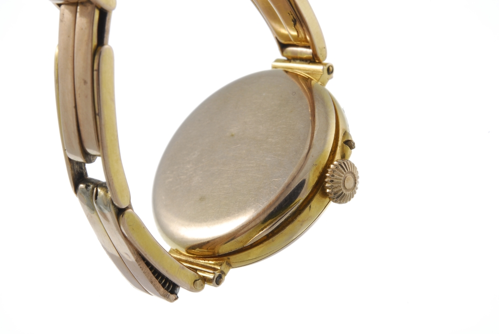 A lady's bracelet watch. 9ct yellow gold case, import hallmark London 1913. Unsigned manual wind - Image 2 of 4